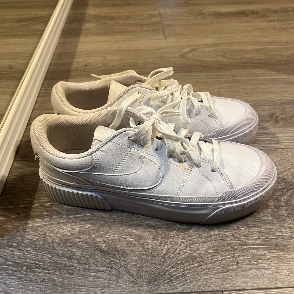 Nike Court Legacy Lift
Womens 9
Pregnant and shoes stopped fitting